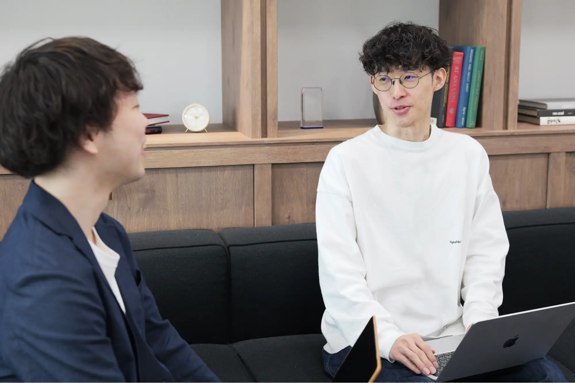 右から株式会社HRBrainの後藤様、LANYの菅原