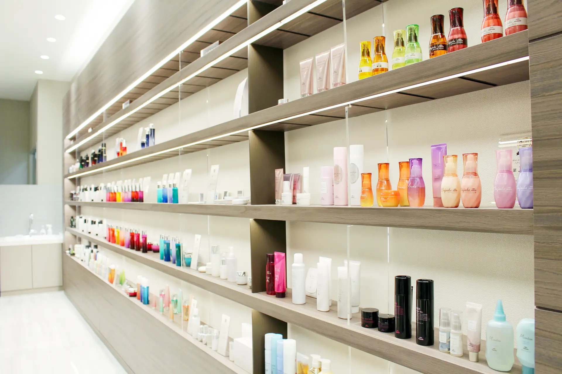 株式会社ミルボン様 本社エントランス