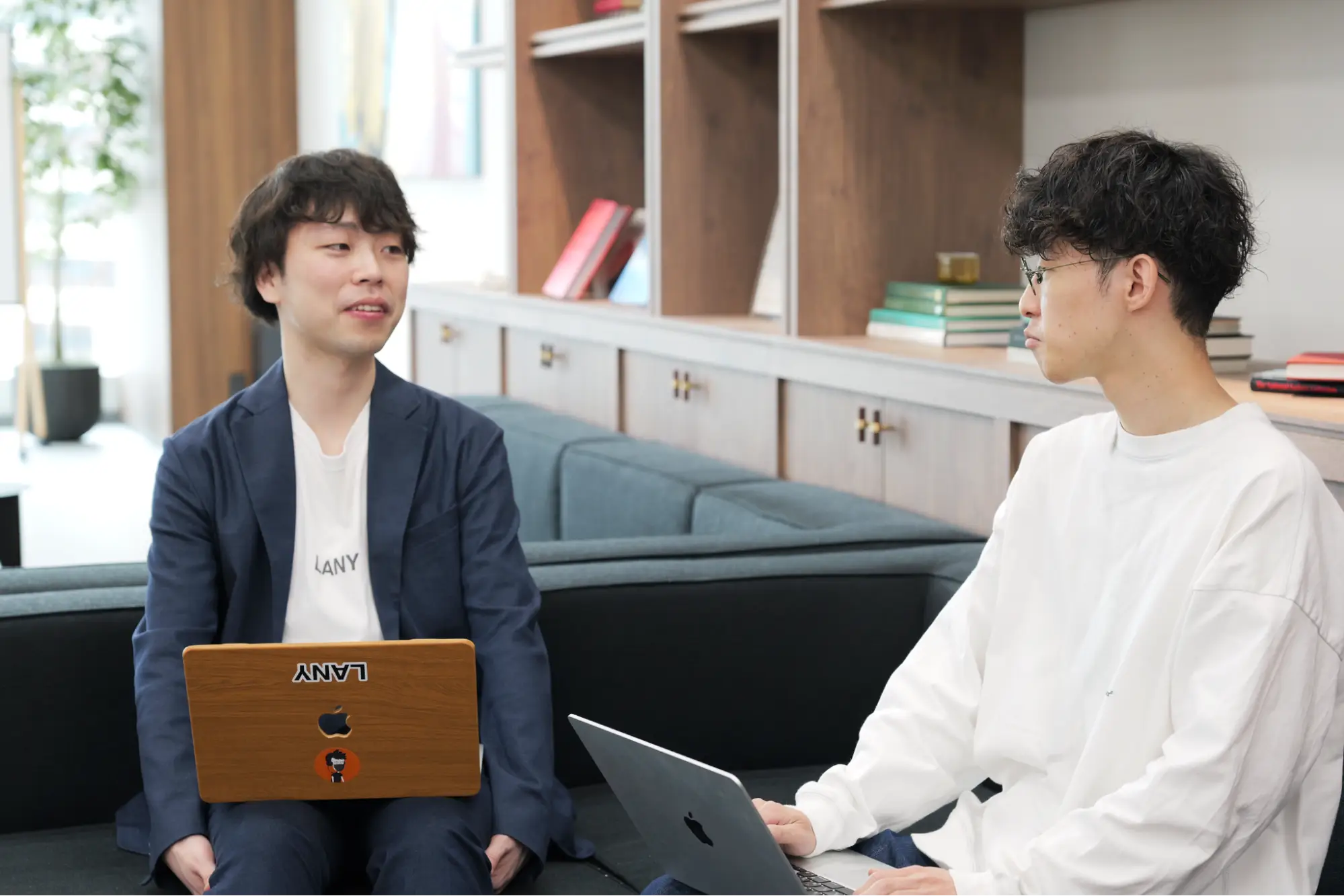 左からLANYの菅原、株式会社HRBrainの後藤様